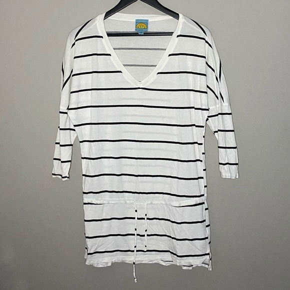 C&C California white and navy striped quarter sleeve top - Picture 2 of 7